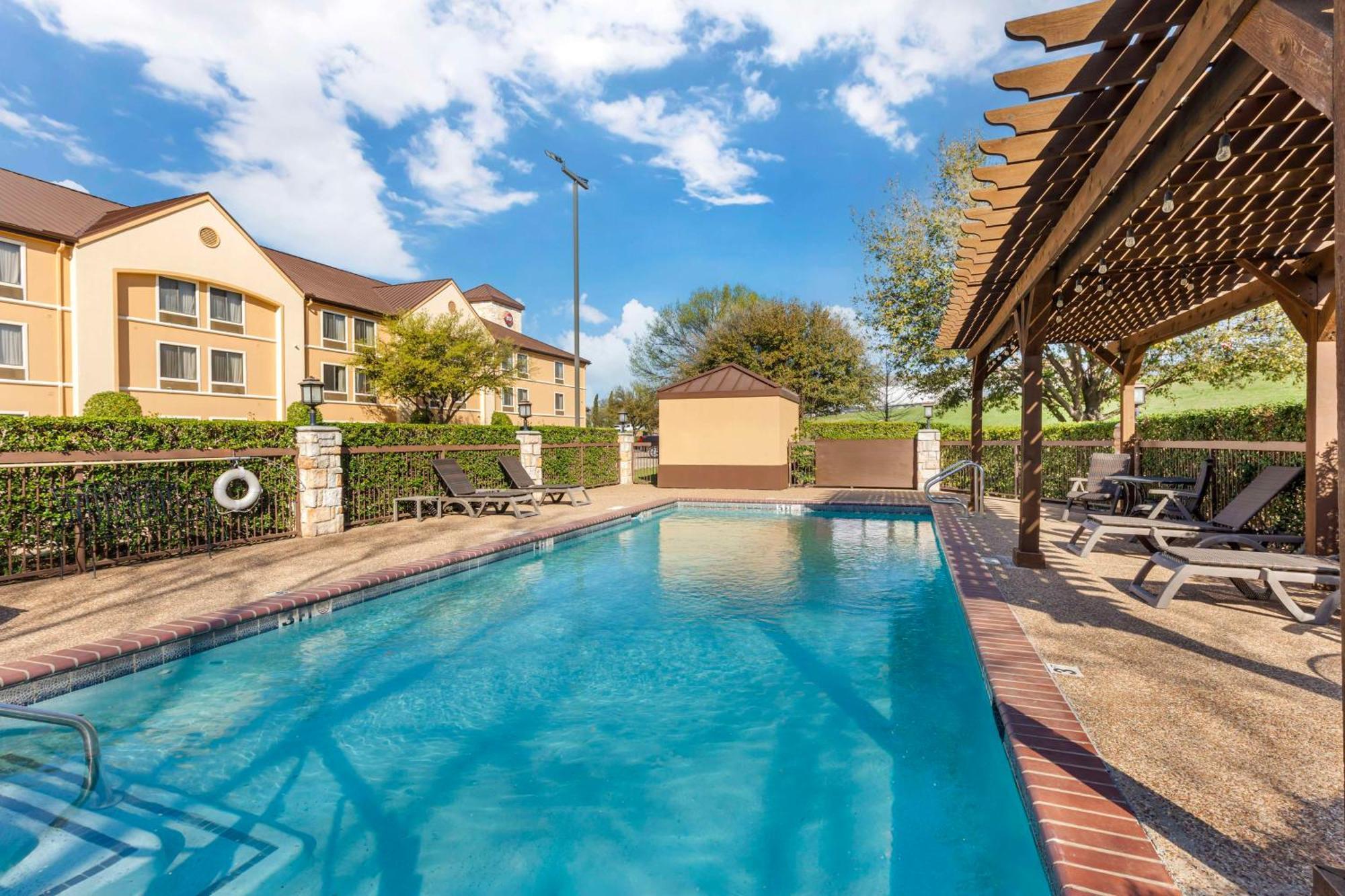 Best Western Plus Lewisville Flower Mound Esterno foto
