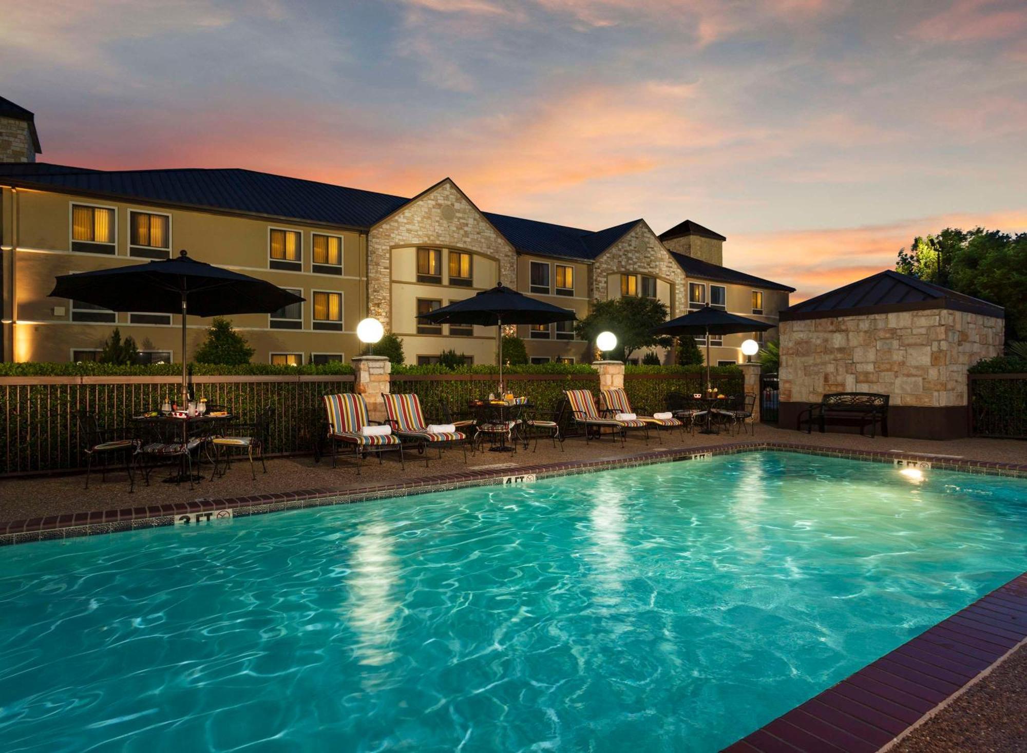 Best Western Plus Lewisville Flower Mound Esterno foto